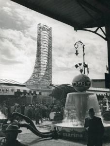 Fiera di Milano - Campionaria 1950 - Viale delle macchine agricole