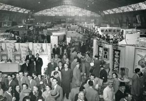 Fiera di Milano - Campionaria 1950 - Padiglione dei vini e liquori - Interno