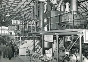 Fiera di Milano - Campionaria 1950 - Padiglione delle macchine olearie e della chimica per l'agricoltura - Interno