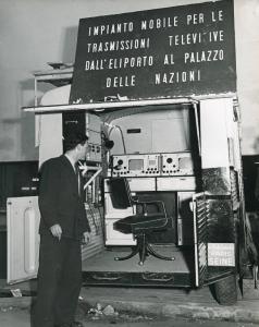 Fiera di Milano - Campionaria 1950 - Esperimenti di televisione a colori - Impianto mobile