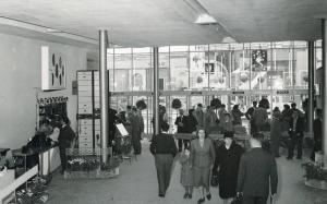 Fiera di Milano - Campionaria 1951 - Padiglione delle PTT (Poste telefoni telegrafi) - Sala di entrata