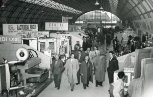 Fiera di Milano - Campionaria 1951 - Padiglione delle macchine per l'industria dolciaria e casearia - Interno