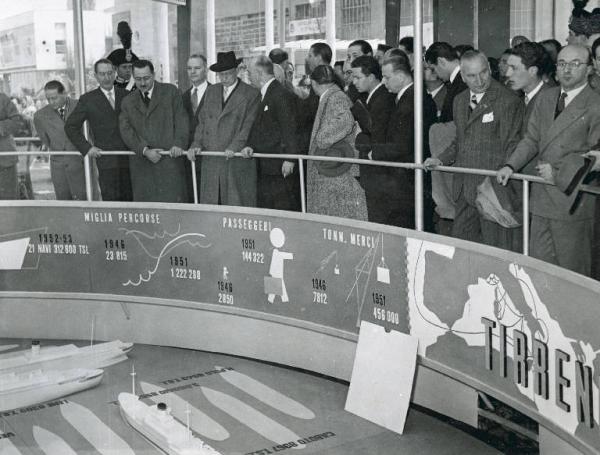 Fiera di Milano - Campionaria 1952 - Visita del presidente del consiglio Alcide De Gasperi in occasione della inaugurazione