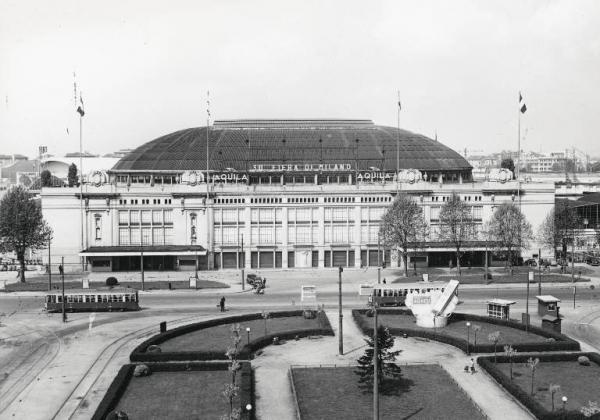 Fiera di Milano - Campionaria 1952 - Palazzo dello sport - Veduta esterna