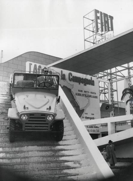Fiera di Milano - Campionaria 1952 - Area espositiva della Fiat