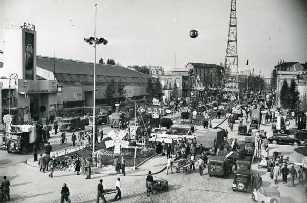 Fiera di Milano - Campionaria 1950 - Trasporto di merci