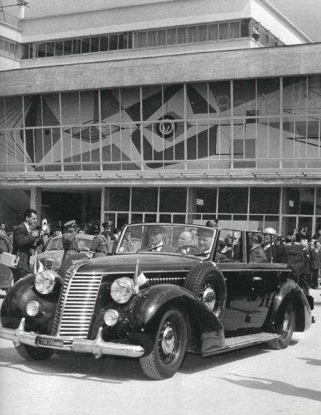 Fiera di Milano - Campionaria 1953 - Visita del presidente della Repubblica Luigi Einaudi in occasione della inaugurazione