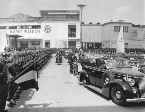 Fiera di Milano - Campionaria 1953 - Visita del presidente della Repubblica Luigi Einaudi in occasione della inaugurazione