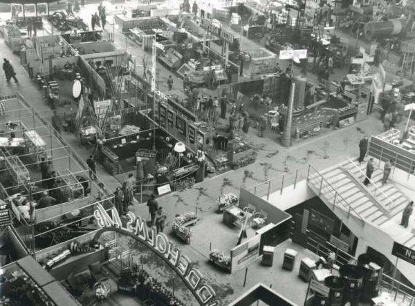 Fiera di Milano - Campionaria 1953 - Padiglione della metallurgia e siderurgia - Interno