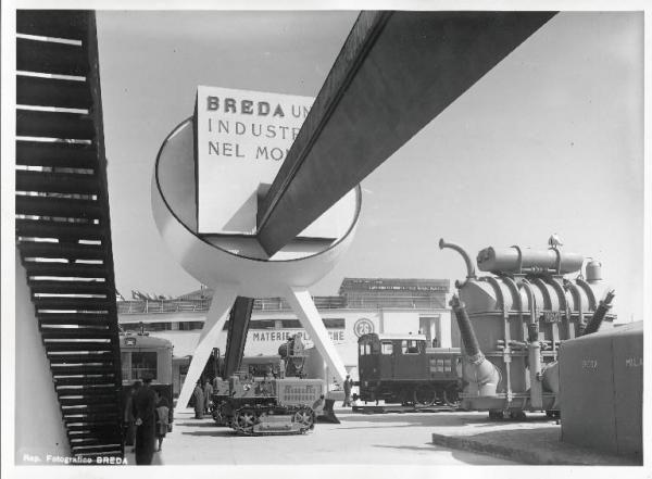 Fiera di Milano - Campionaria 1953 - Padiglione e area espositiva all'aperto della Breda