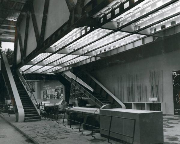 Fiera di Milano - Campionaria 1953 - Padiglione della Sidercomit (Siderurgica Commerciale Italiana S.p.A ) - Area esterna