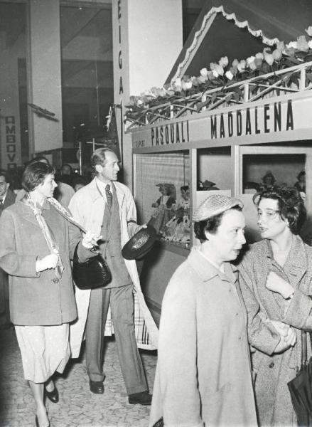 Fiera di Milano - Campionaria 1954 - Visita dell'attrice Ingrid Bergman