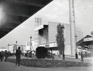 Fiera di Milano - Campionaria 1952 - Viale dell'industria