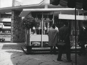 Fiera di Milano - Campionaria 1953 - Corte dei vini - Chiosco del Consorzio produttori vini di Velletri