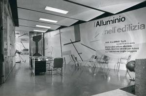 Fiera di Milano - Campionaria 1953 - Padiglione del Gruppo Montecatini - Sala dell'alluminio dedicata al "disegno per l'industria"