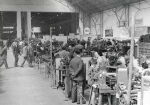 Fiera di Milano - Campionaria 1953 - Padiglione del cuoio e delle macchine per la sua lavorazione - Sala delle macchine