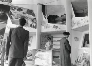 Fiera di Milano - Campionaria 1953 - Padiglione dell'ENIT (Ente nazionale industrie turistiche) - Sala interna