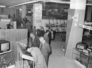 Fiera di Milano - Campionaria 1953 - Padiglione dell'elettrotecnica - Sala dell'elettronica, radio e televisione