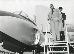 Fiera di Milano - Campionaria 1954 - Visita del delegato del Governo del Mozambico Alvaro Soeiro