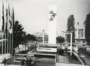 Fiera di Milano - Campionaria 1954 - Padiglione del Gruppo Finmare - Veduta esterna