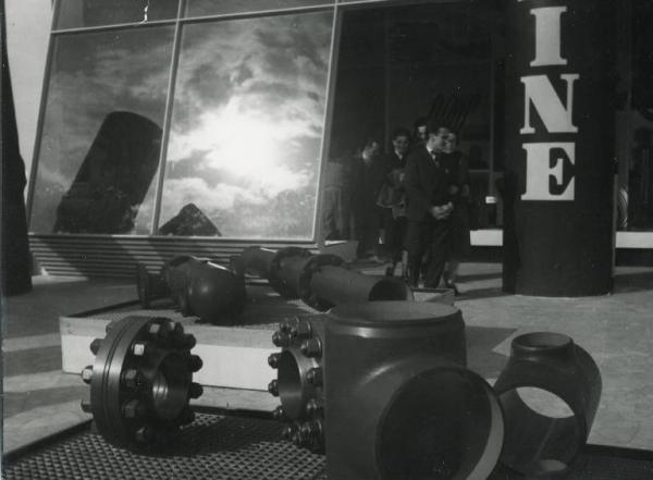 Fiera di Milano - Campionaria 1954 - Viale della siderurgia - Esposizione della Dalmine