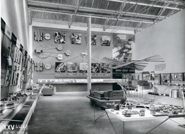Fiera di Milano - Campionaria 1947 - Padiglione del Gruppo Montecatini - Sala dell'Istituto sperimentale dei metalli leggeri