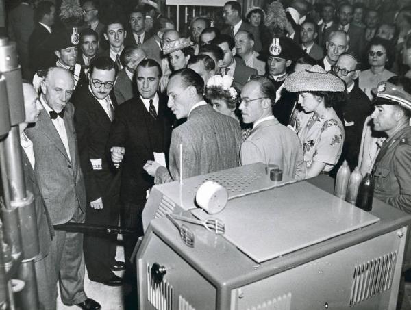 Fiera di Milano - Campionaria 1947 - Visita dell'ambasciatore degli Stati Uniti James C. Dunn
