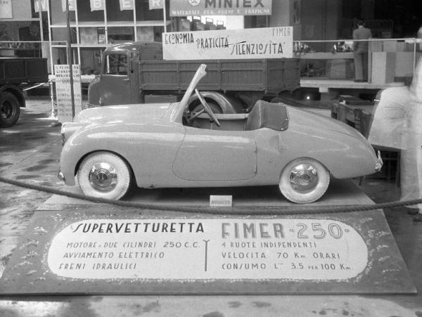 Fiera di Milano - Campionaria 1947 - Padiglione 31 - Automobilie utilitaria