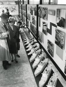 Fiera di Milano - Campionaria 1954 - Padiglione del Gruppo Finmare - Sala interna