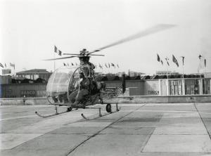 Fiera di Milano - Campionaria 1954 - Salone internazionale del volo verticale - Volo all'eliporto "Leonardo da Vinci"