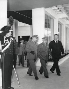 Fiera di Milano - Campionaria 1955 - Visita del generale Giuseppe Mancinelli, capo di Stato maggiore della difesa