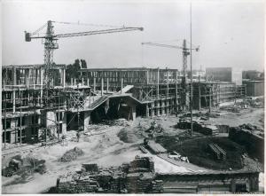Fiera di Milano - 1947 - Palazzo delle nazioni e padiglione del Gruppo Montecatini - Lavori di costruzione