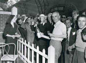 Fiera di Milano - Campionaria 1947 - Visita dell'onorevole Umberto Terracini
