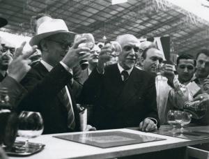 Fiera di Milano - Campionaria 1947 - Visita dell'onorevole Umberto Terracini