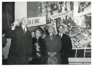 Fiera di Milano - Campionaria 1948 - Visita dell'ambasciatore degli Stati Uniti James C. Dunn