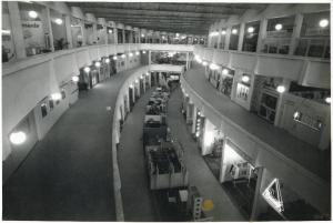 Fiera di Milano - Campionaria 1948 - Padiglione dei tessili e dell'abbigliamento - Interno