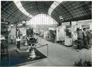 Fiera di Milano - Campionaria 1948 - Padiglione degli apparecchi e materiale odontoiatrico-sanitario - Interno