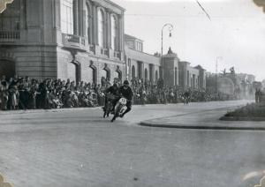 Fiera di Milano - Campionaria 1948 - Circuito dei motocicli