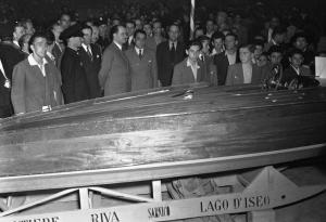 Fiera di Milano - Campionaria 1947 - Visita del ministro dell'industria e del commercio Giuseppe Togni - Motoscafo - Visitatori