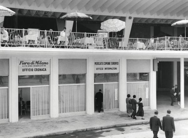 Fiera di Milano - Campionaria 1957 - Palazzo emiciclo - Ufficio informazioni del mercato unico europeo - Ufficio cronaca Fiera di Milano
