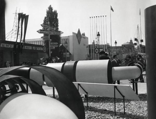 Fiera di Milano - Campionaria 1957 - Area espositiva all'aperto della Dalmine