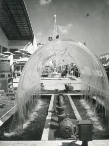 Fiera di Milano - Campionaria 1956 - Viale dell'industria - Installazione pompe idrauliche