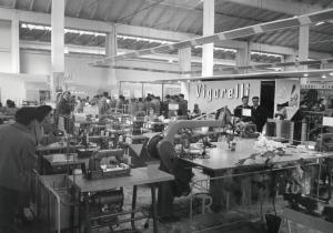 Fiera di Milano - Campionaria 1956 - Padiglione delle macchine per cucire - Interno