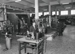 Fiera di Milano - Campionaria 1956 - Padiglione delle macchine e forniture per ufficio, imballaggio e confezionamento - Interno