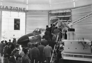 Fiera di Milano - Campionaria 1956 - Padiglione della Fiat - Interno - Sezione aeronautica