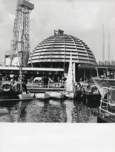 Fiera di Milano - Campionaria 1957 - Darsena per il Salone della nautica - Padiglione della Fiat
