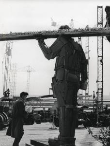 Fiera di Milano - Campionaria 1957 - Settore dell'edilizia - Installazione pubblicitaria