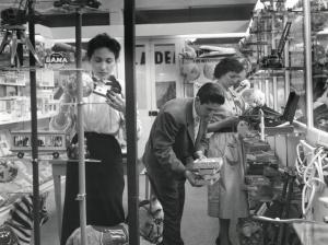 Fiera di Milano - Campionaria 1957 - Padiglione del giocattolo - Interno