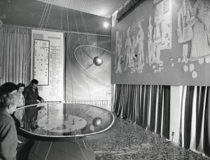 Fiera di Milano - Campionaria 1957 - Padiglione del Salone dell'argenteria, oreficeria, orologeria e affini - Interno