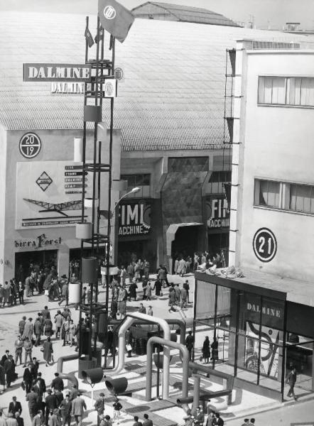 Fiera di Milano - Campionaria 1958 - Padiglione e area espositiva all'aperto della Dalmine
